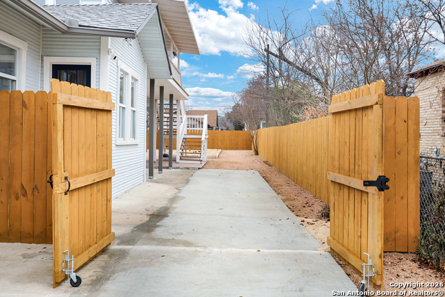 Image 31 of 37 For 1917 Huisache W