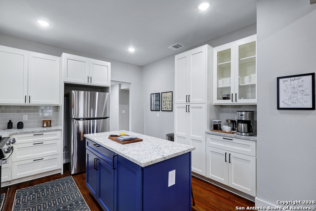 Image 21 of 37 For 1917 Huisache W