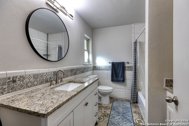 Image 19 of 26 For 614 Moorside