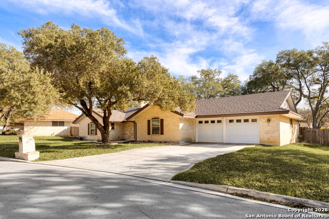 Image 2 of 26 For 614 Moorside