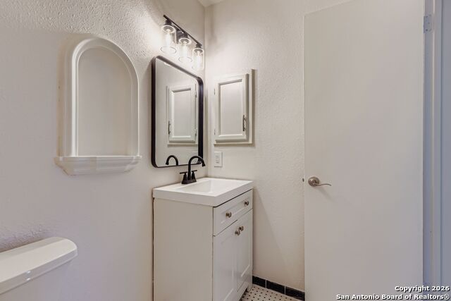 Image 16 of 28 For 5723 Sky Country