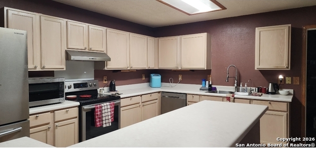 Image 5 of 23 For 7042 Congressional