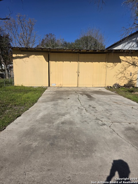 Image 15 of 16 For 1003 Bartholomae