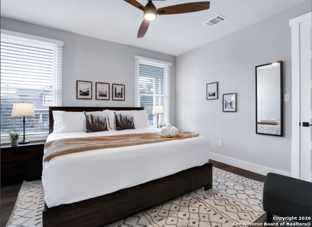 Image 18 of 21 For 311 Evergreen #20 E