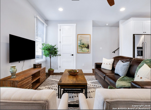 Image 4 of 21 For 311 Evergreen #20 E