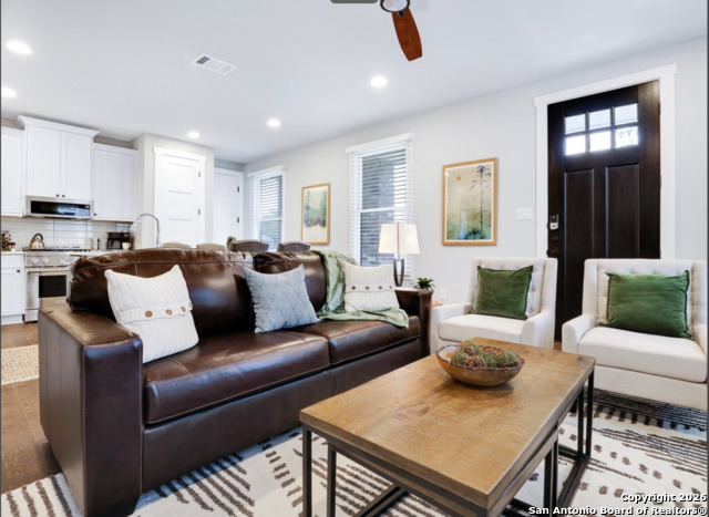 Image 6 of 21 For 311 Evergreen #20 E