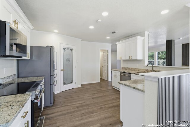 Image 11 of 31 For 4202 Waldon Pond