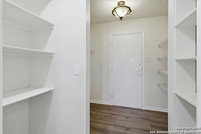 Image 6 of 31 For 4202 Waldon Pond