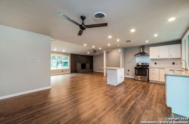 Image 3 of 13 For 3715 Electra Dr