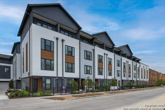 Image 36 of 36 For 719 Locust St E 3110