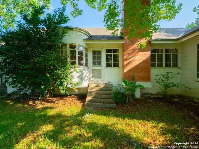 Image 17 of 25 For 908 Garraty Rd