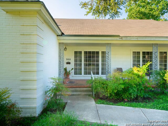 Image 4 of 25 For 908 Garraty Rd