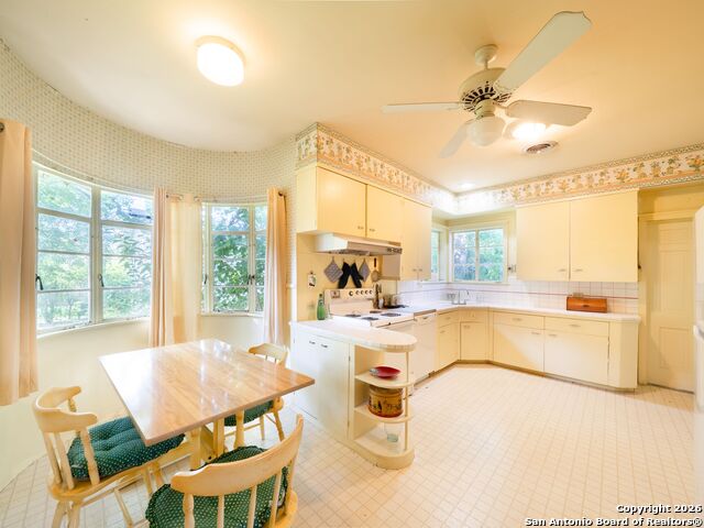 Image 7 of 25 For 908 Garraty Rd