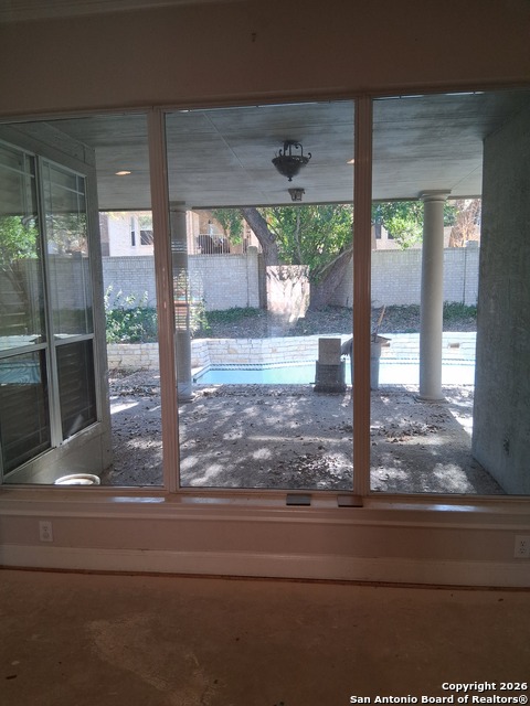 Image 10 of 43 For 13306 Ming Heights