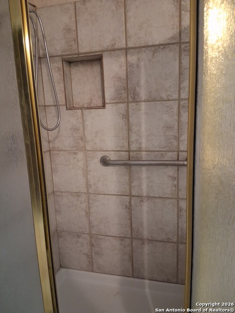 Image 26 of 43 For 13306 Ming Heights