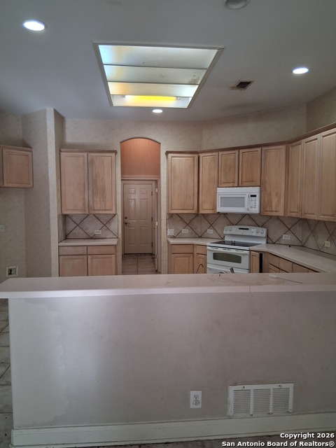 Image 6 of 43 For 13306 Ming Heights