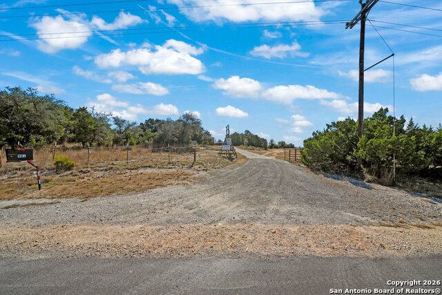 Image 15 of 38 For 901 Cedar Rise