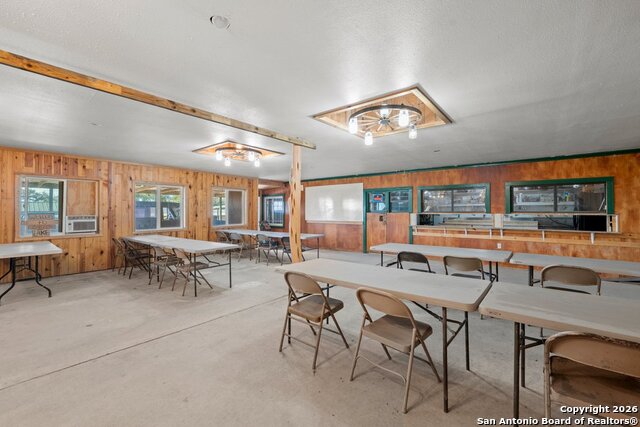 Image 21 of 38 For 901 Cedar Rise