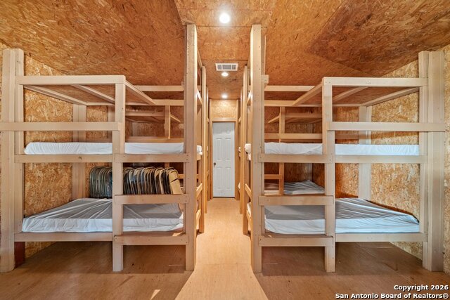 Image 23 of 38 For 901 Cedar Rise