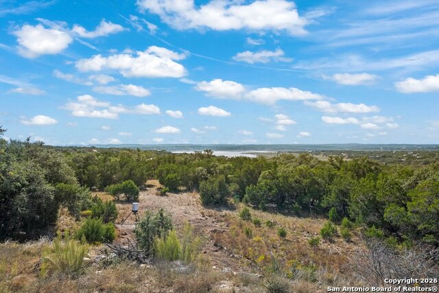 Image 27 of 38 For 901 Cedar Rise