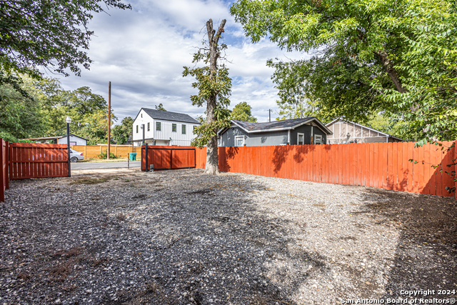 Image 43 of 43 For 1202 Center N