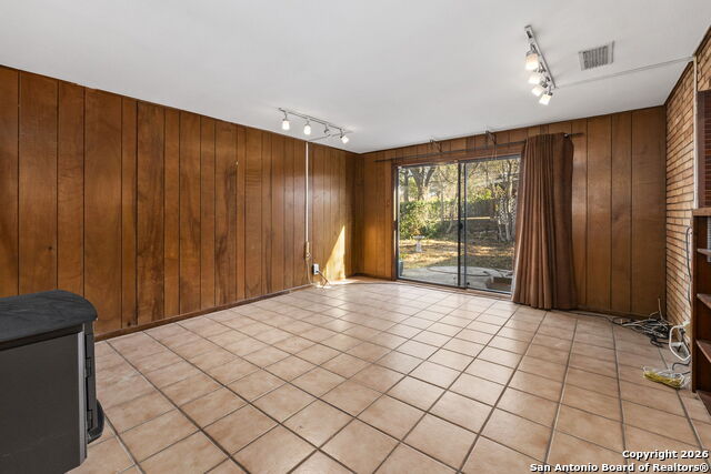 Image 10 of 28 For 4403 Diamondhead Dr