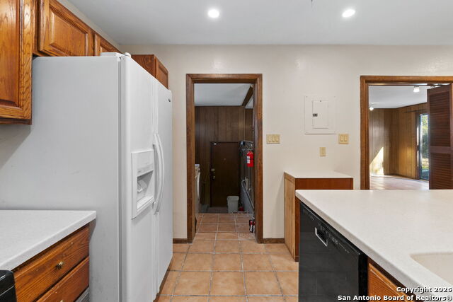 Image 13 of 28 For 4403 Diamondhead Dr