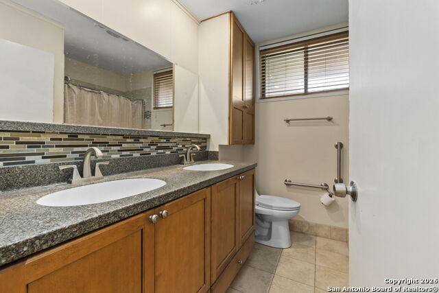 Image 20 of 28 For 4403 Diamondhead Dr