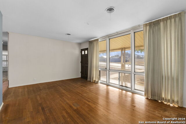 Image 4 of 28 For 4403 Diamondhead Dr