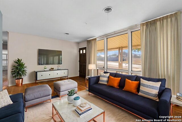 Image 5 of 28 For 4403 Diamondhead Dr