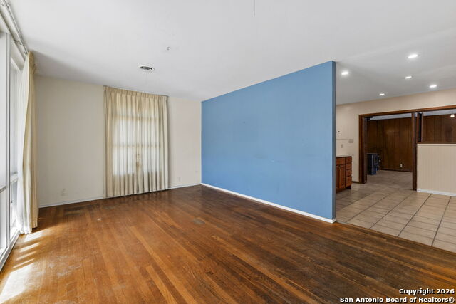 Image 6 of 28 For 4403 Diamondhead Dr