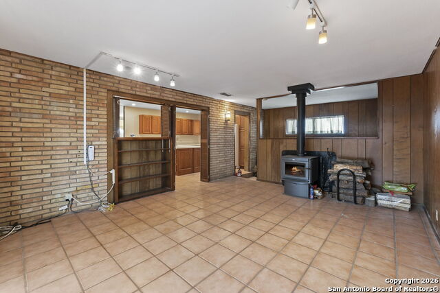 Image 7 of 28 For 4403 Diamondhead Dr