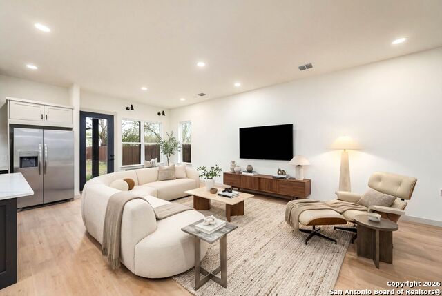 Image 10 of 69 For 118 San Antonio Blvd