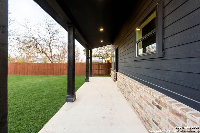 Image 34 of 69 For 118 San Antonio Blvd