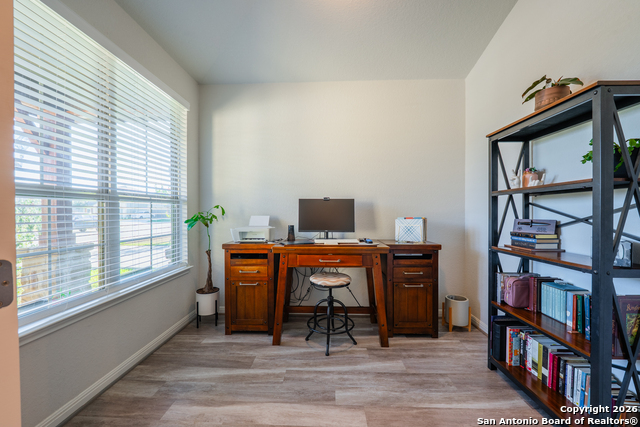 Image 4 of 39 For 4911 Ranahan Pass