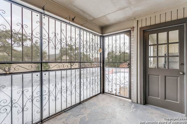 Image 10 of 12 For 165 Rampart W 104