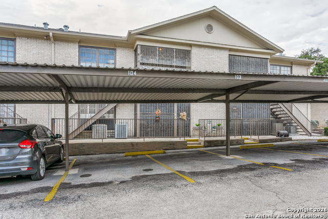 Image 12 of 12 For 165 Rampart W 104