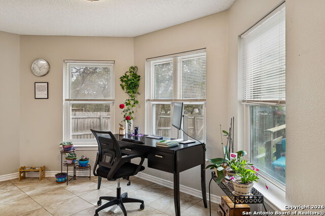 Image 21 of 48 For 4826 Limestone Well Dr