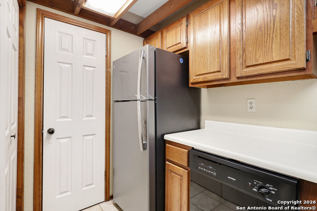 Image 12 of 30 For 8633 Datapoint  224