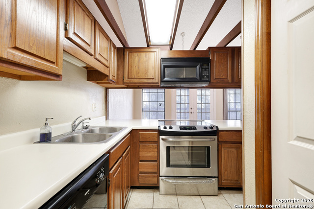 Image 13 of 30 For 8633 Datapoint  224