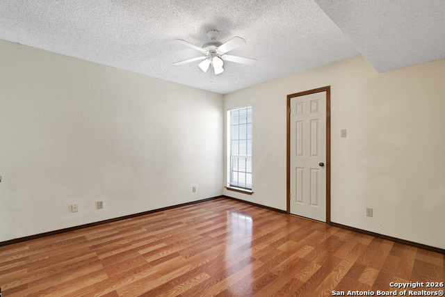 Image 15 of 30 For 8633 Datapoint  224