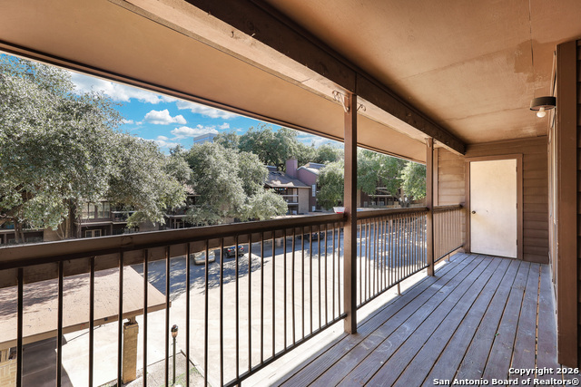 Image 25 of 30 For 8633 Datapoint  224