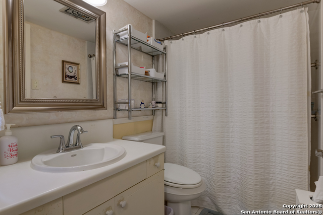 Image 11 of 25 For 6718 Callaghan Rd  307