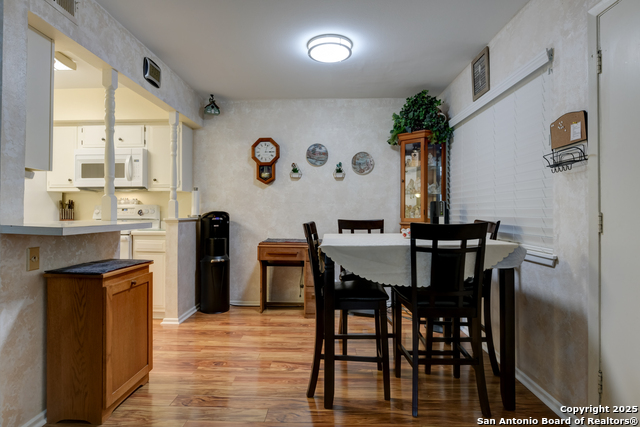 Image 17 of 25 For 6718 Callaghan Rd  307