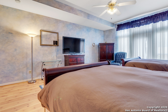 Image 12 of 52 For 3 Greens Shadow