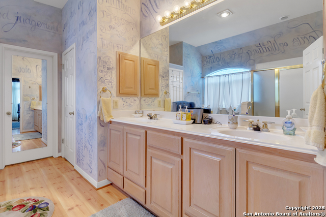 Image 13 of 52 For 3 Greens Shadow