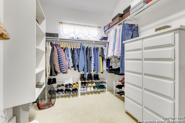 Image 16 of 52 For 3 Greens Shadow