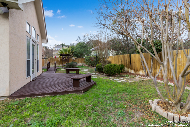 Image 2 of 52 For 3 Greens Shadow