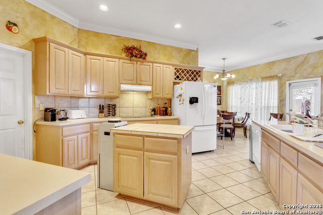 Image 27 of 52 For 3 Greens Shadow