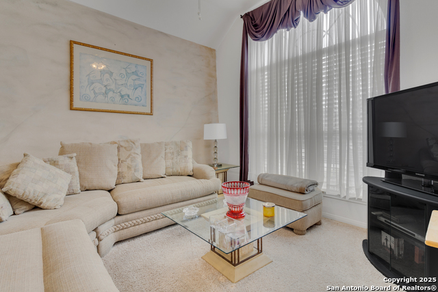 Image 4 of 52 For 3 Greens Shadow